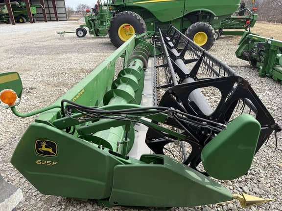 Image of John Deere 625F equipment image 4