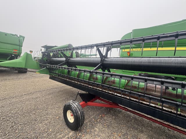 Image of John Deere 630F equipment image 4