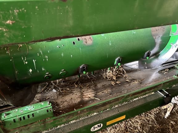 Image of John Deere 630F equipment image 2