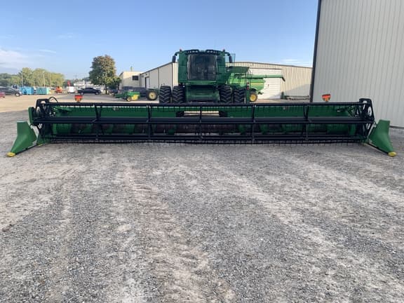 Image of John Deere 630F equipment image 4