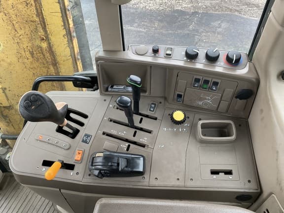 Image of John Deere 6330 equipment image 1