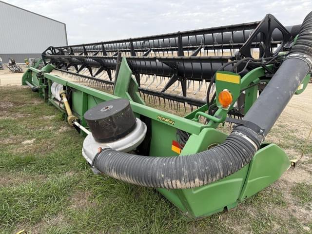 Image of John Deere 635 equipment image 3