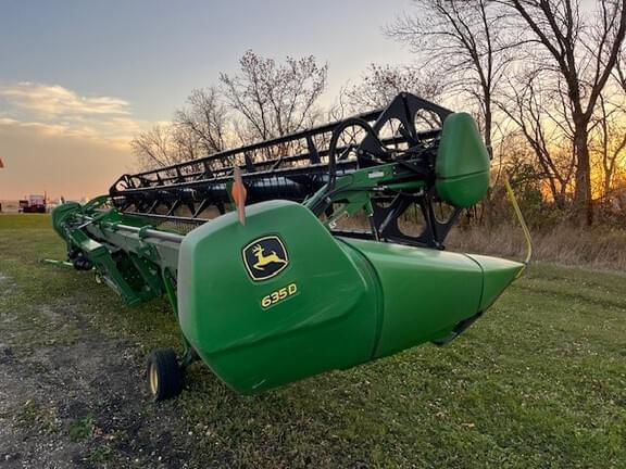 Image of John Deere 635D equipment image 1