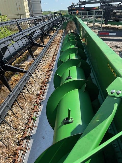 Image of John Deere 635F equipment image 4