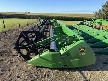 Main image John Deere 635F