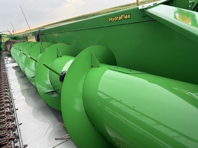 Image of John Deere 635F equipment image 3