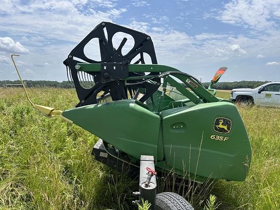 Image of John Deere 635F equipment image 4