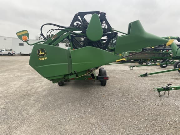 Image of John Deere 635F equipment image 4