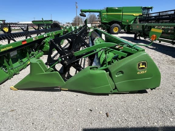 Image of John Deere 635F equipment image 1