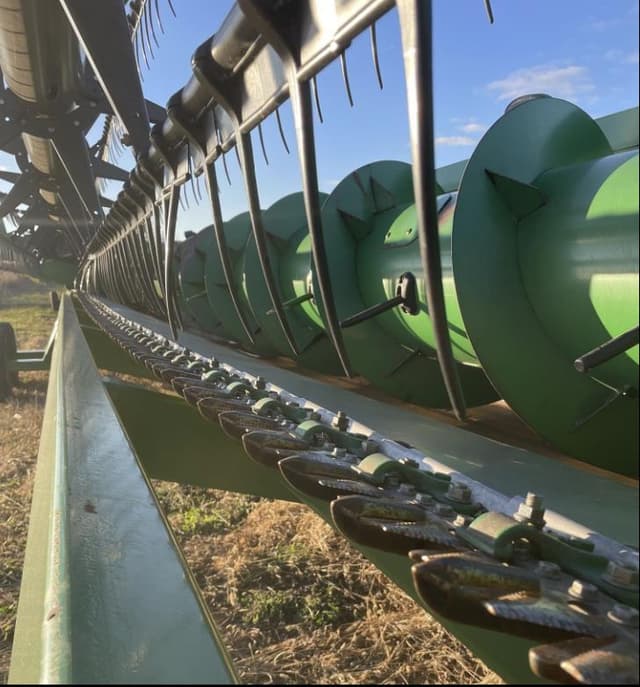 Image of John Deere 635F equipment image 4