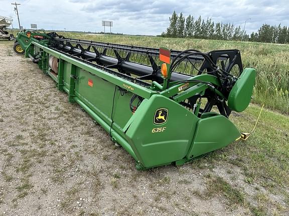 Image of John Deere 635F equipment image 3