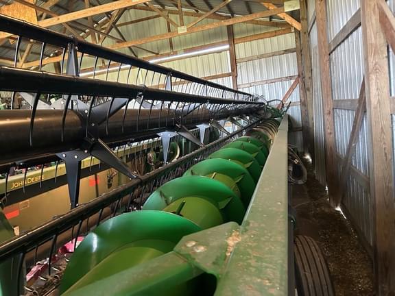 Image of John Deere 635F equipment image 1