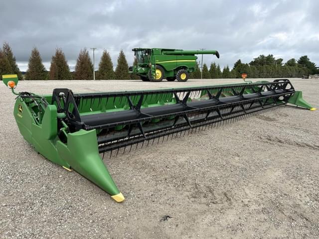 Image of John Deere 635F equipment image 2