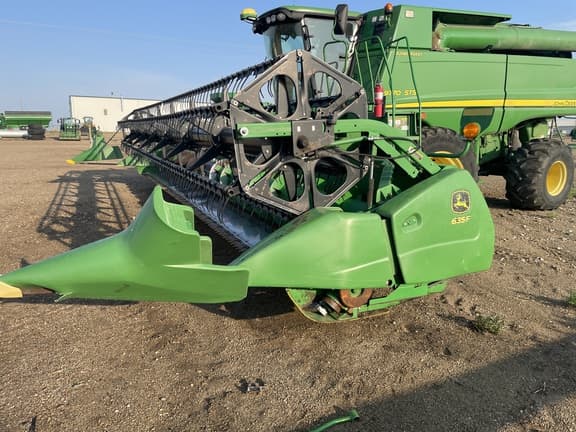 Image of John Deere 635F equipment image 2