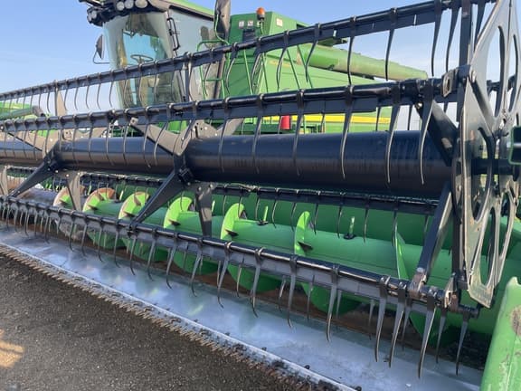 Image of John Deere 635F equipment image 3