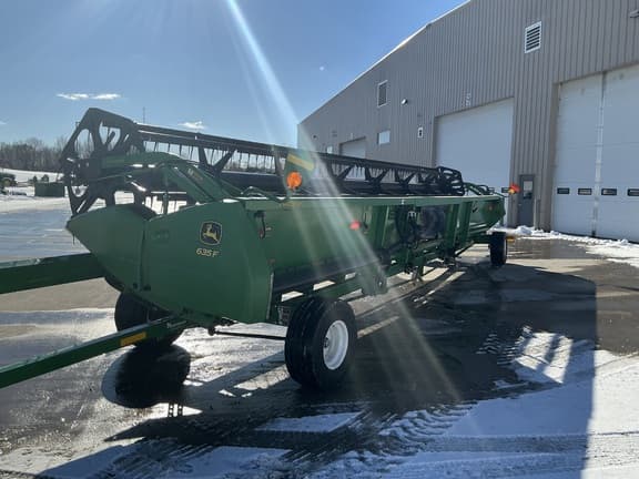 Image of John Deere 635F equipment image 3