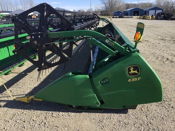 Image of John Deere 635F equipment image 4