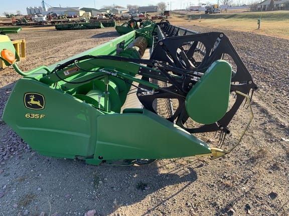 Main image John Deere 635F
