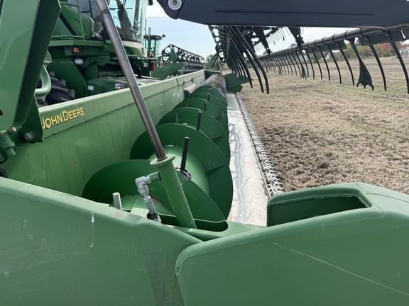 Image of John Deere 635F equipment image 2