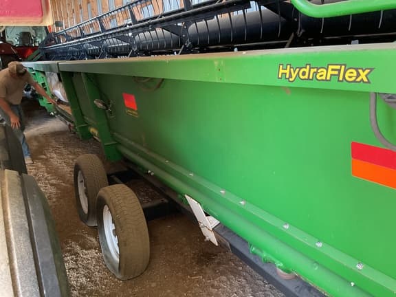 Image of John Deere 635F equipment image 2