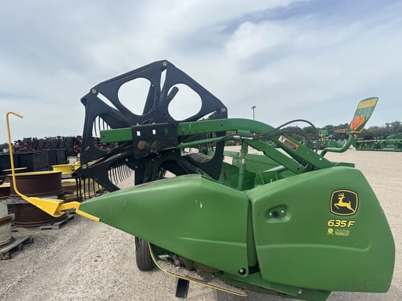 Image of John Deere 635F equipment image 2
