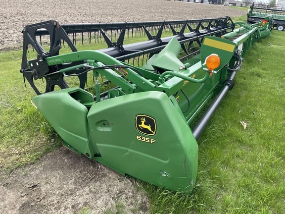 Main image John Deere 635F