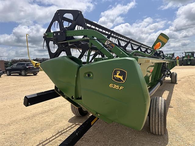 Image of John Deere 635F equipment image 1