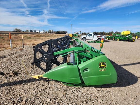 Main image John Deere 635F