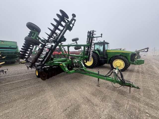 Image of John Deere 637 equipment image 4