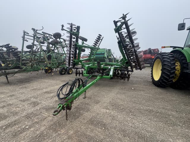 Image of John Deere 637 equipment image 2