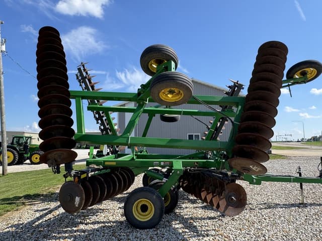 Image of John Deere 637 equipment image 3