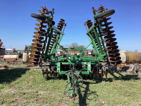 Image of John Deere 637 equipment image 2