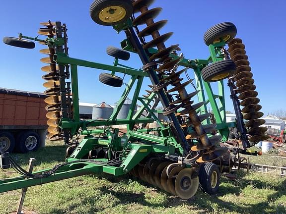 Image of John Deere 637 Primary image