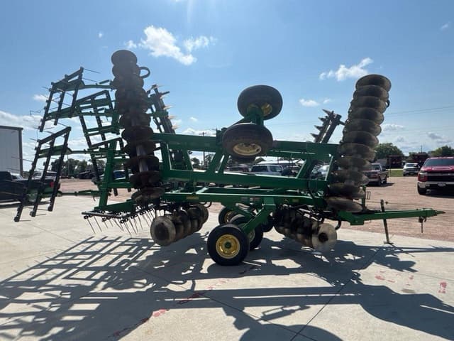 Image of John Deere 637 equipment image 3