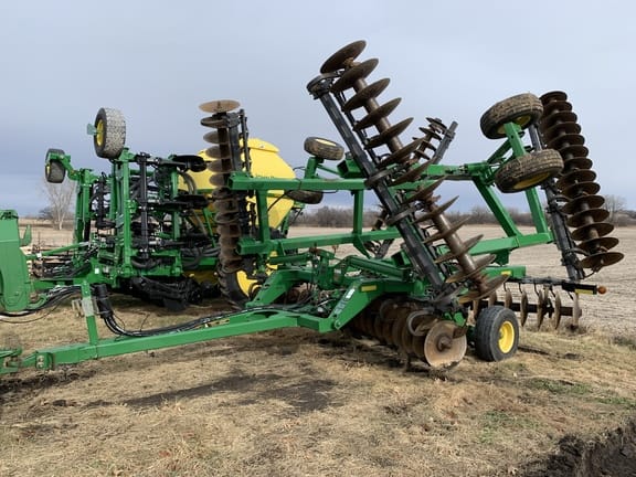 Main image John Deere 637