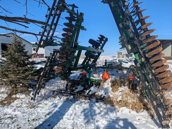 Image of John Deere 637 equipment image 3