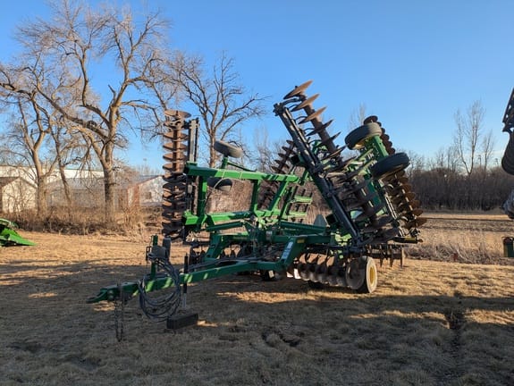 2011 John Deere 637 Equipment Image0