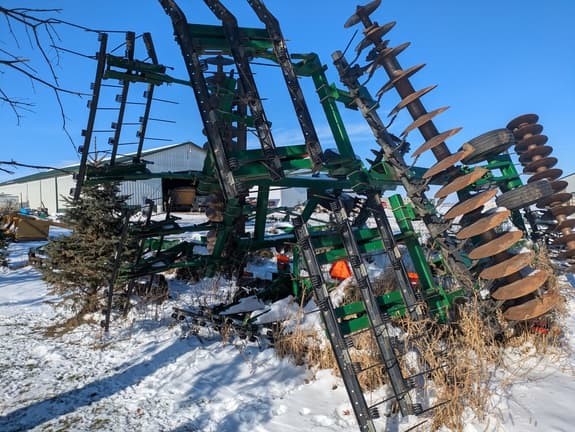 Image of John Deere 637 equipment image 2