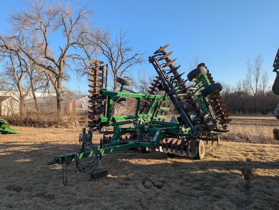 Image of John Deere 637 equipment image 1