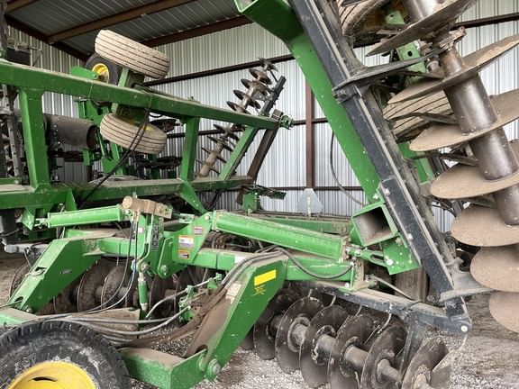 2011 John Deere 637 Equipment Image0