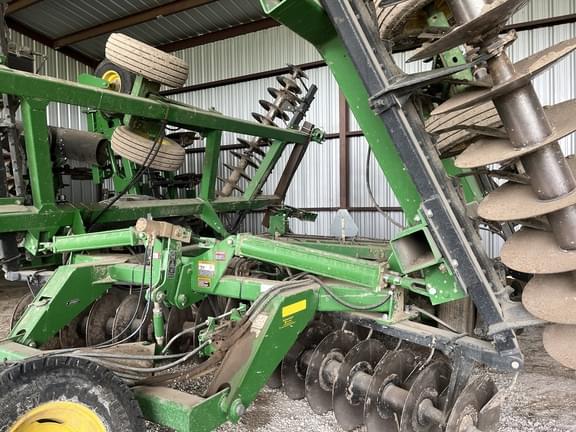 Image of John Deere 637 Primary image
