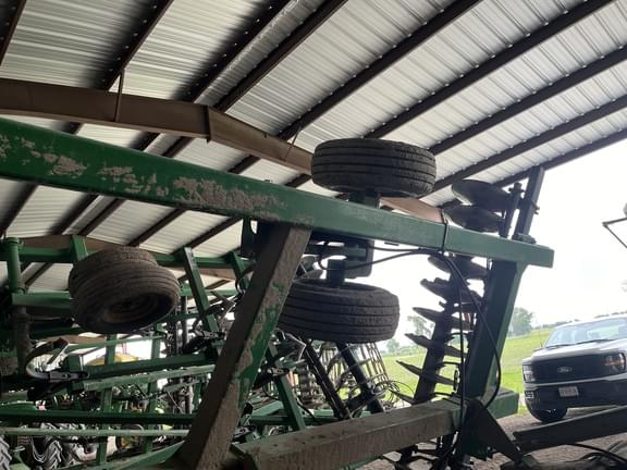 Image of John Deere 637 equipment image 2