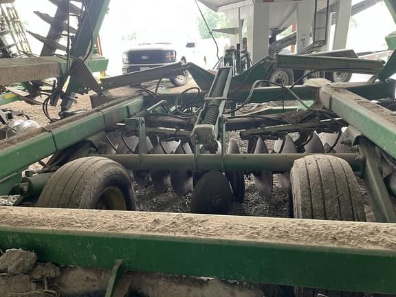 Image of John Deere 637 equipment image 3