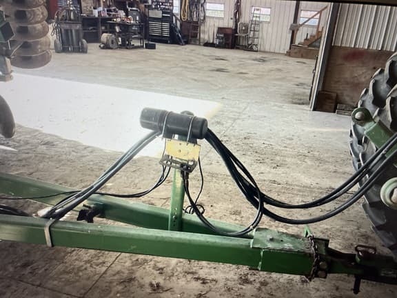 Image of John Deere 637 equipment image 4