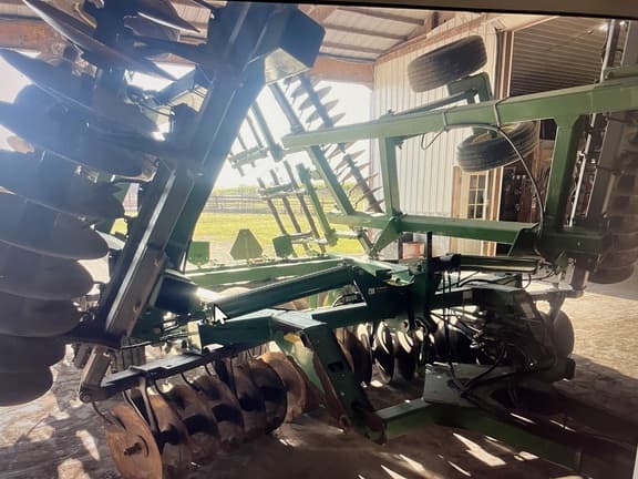 Image of John Deere 637 equipment image 2