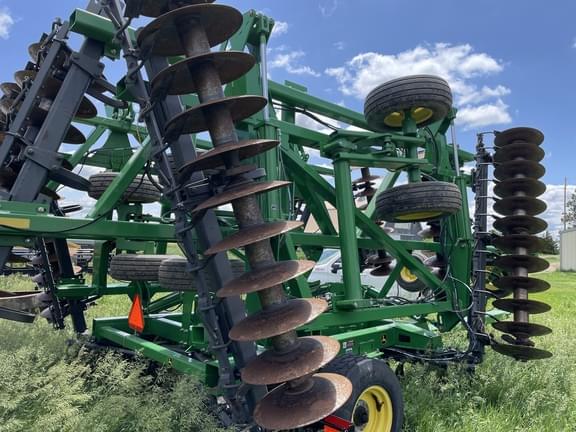 Image of John Deere 637 equipment image 2