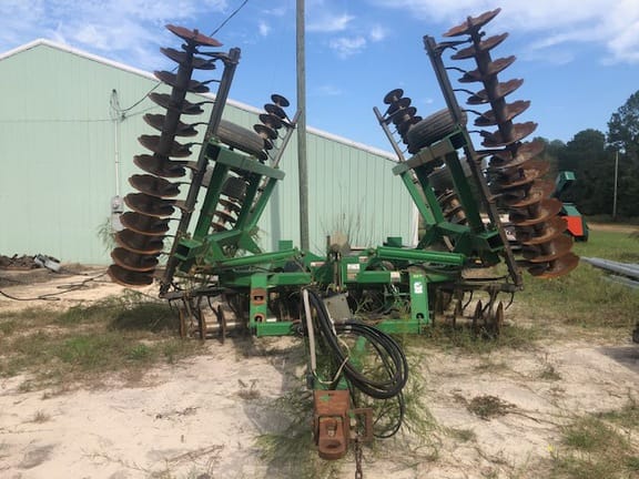 2011 John Deere 637 Equipment Image0