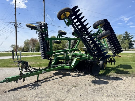 Main image John Deere 637