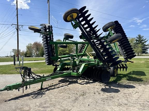 Image of John Deere 637 Primary image
