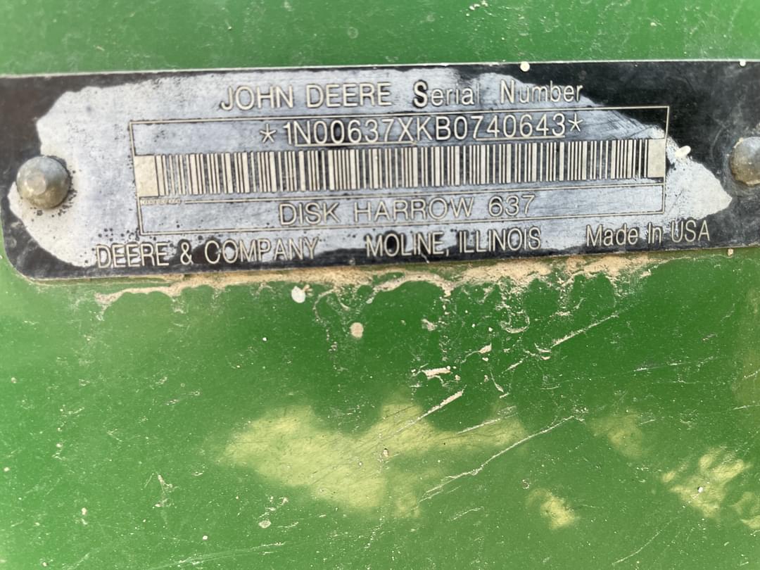 Image of John Deere 637 Image 1